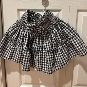 Black and white gingham skirt, perfect for picnic etc